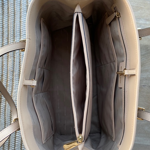 Michael Kors Totebag - Picture 4 of 6